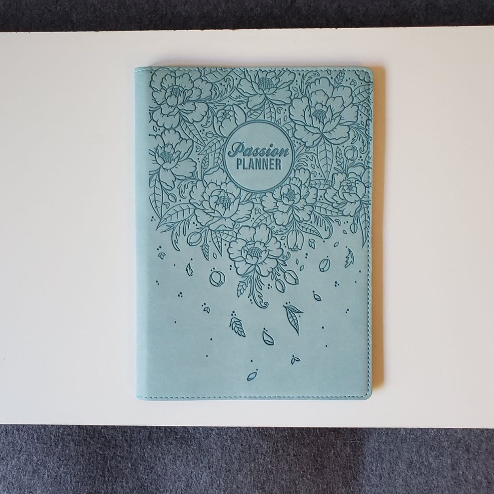 New Passion Planner Limited Edition Collector's Blue Blossom Compact Sle…